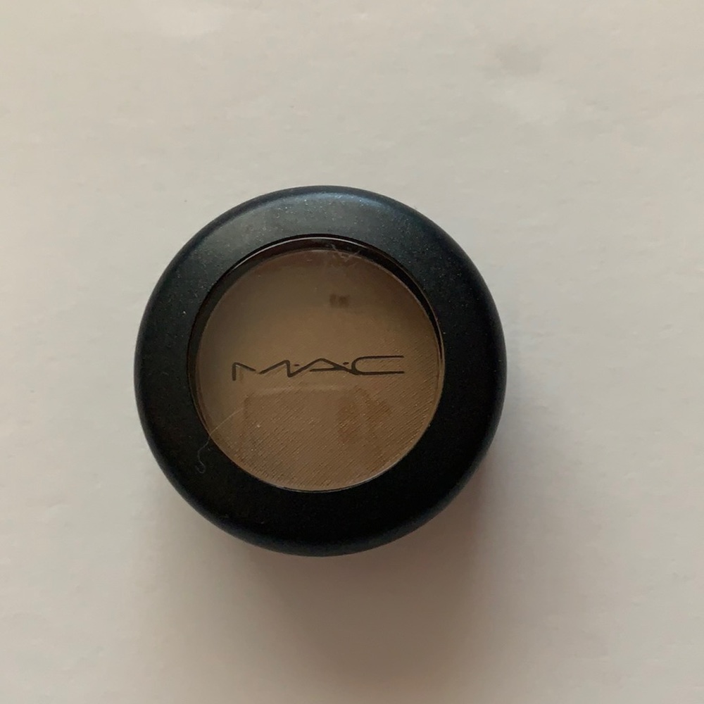Mac Cosmetics Sating Eyeshadow- Soba